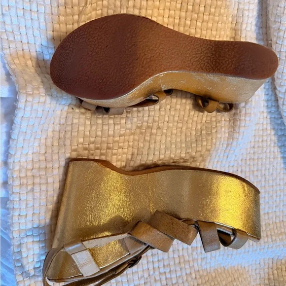 Vintage Lanvin Gold Wedge Sandals 2004 - AMAZING 🔥 - Picture 3 of 3